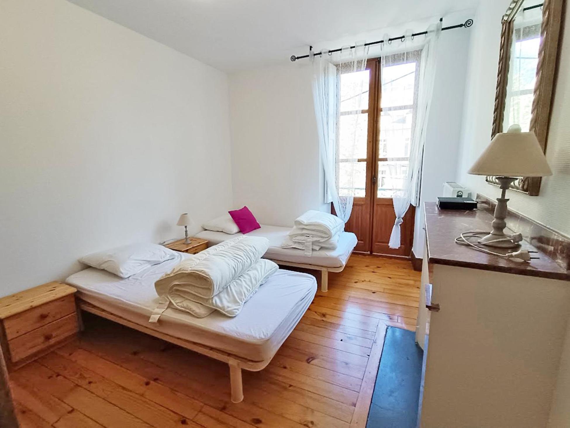 Ferienwohnung Le Petit Cerf, T3, Wifi, Cave Bagnères-de-Luchon Exterior foto