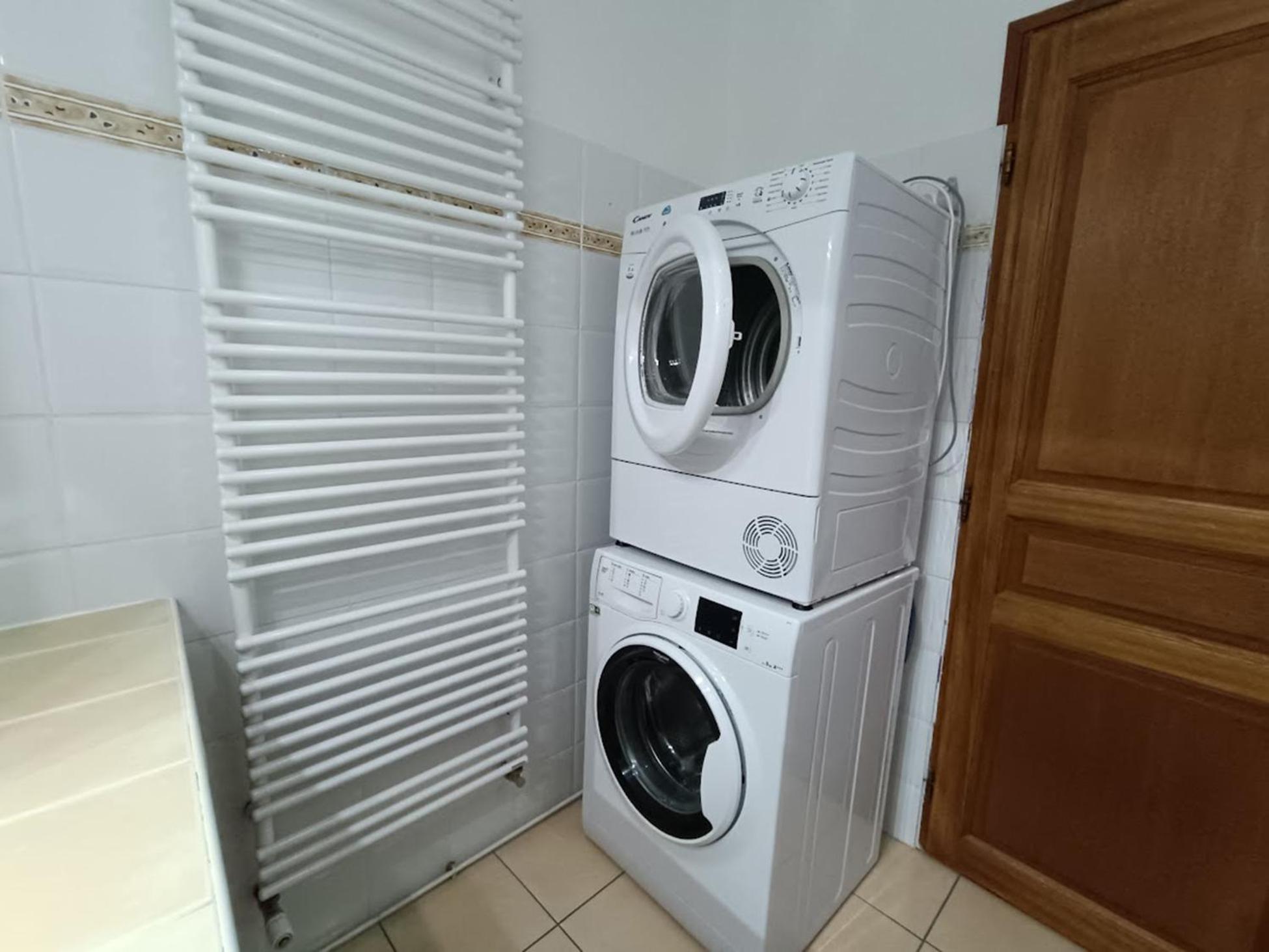 Ferienwohnung Le Petit Cerf, T3, Wifi, Cave Bagnères-de-Luchon Exterior foto