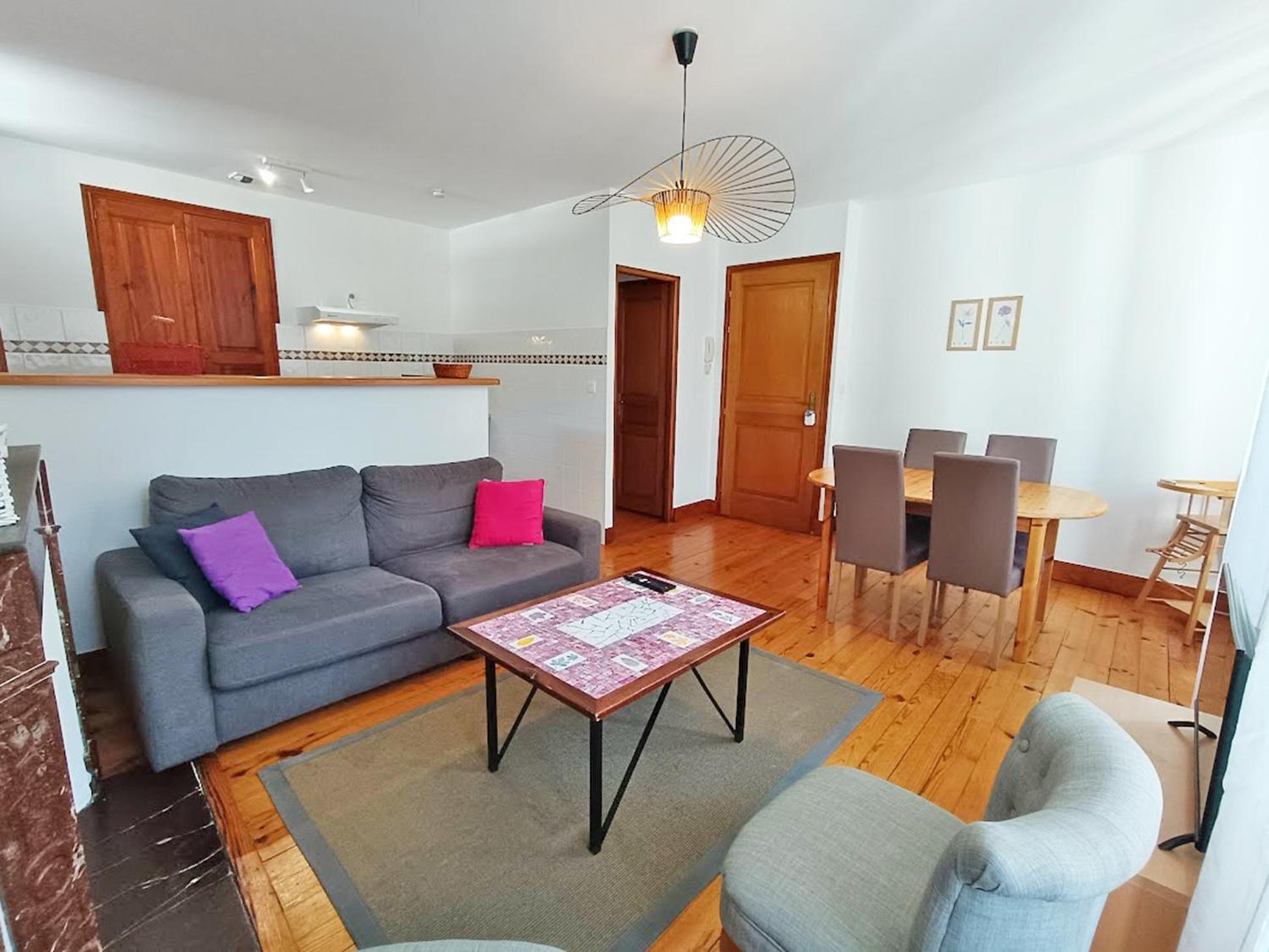 Ferienwohnung Le Petit Cerf, T3, Wifi, Cave Bagnères-de-Luchon Exterior foto